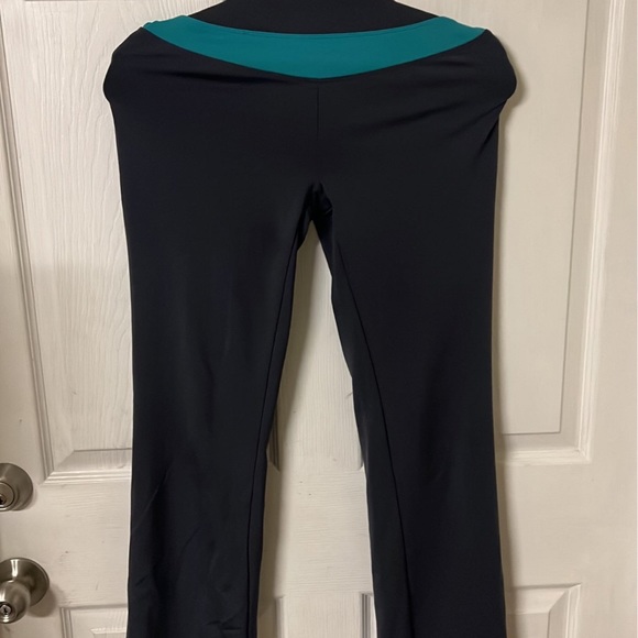 Skechers Yoga Pants - Picture 3 of 4